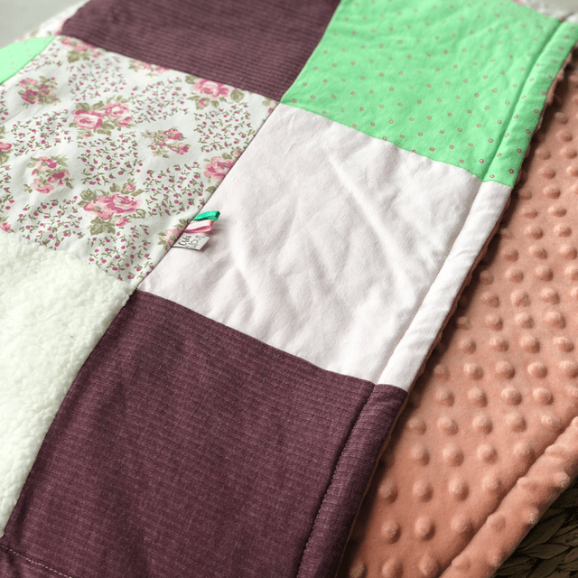 Couverture patchwork bébé vieux rose/vert